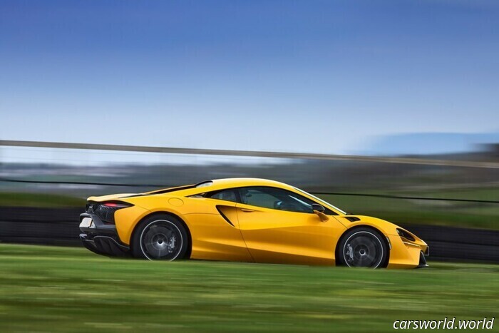 Un McLaren Bloqueado A Mitad De Curva Ahora Docenas Están Bajo Retiro Del Mercado | Carscoops